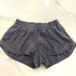 Lululemon-2.5 length hotty hot short- size 6
